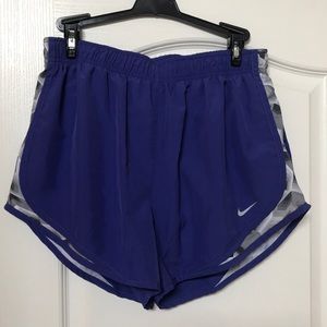 Nike dry fit shorts size large